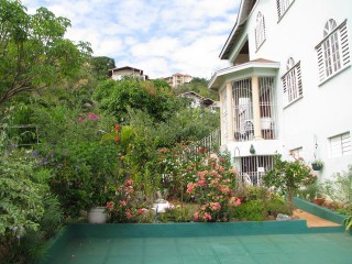 West Kirkland Hghts, Kingston / St. Andrew, Jamaica - House for Sale